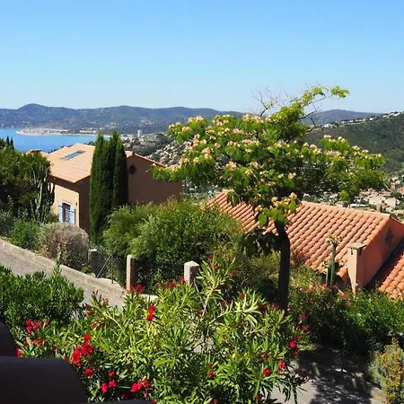 Holiday home Pretty Tiny House With Sea View, Le Lavandou