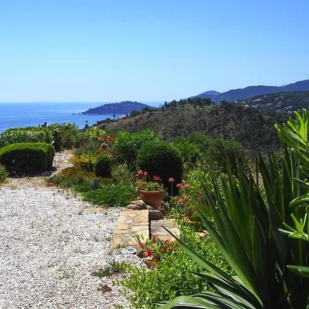 Holiday home Pretty Tiny House With Sea View,