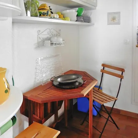 Pretty Tiny House With Sea View,